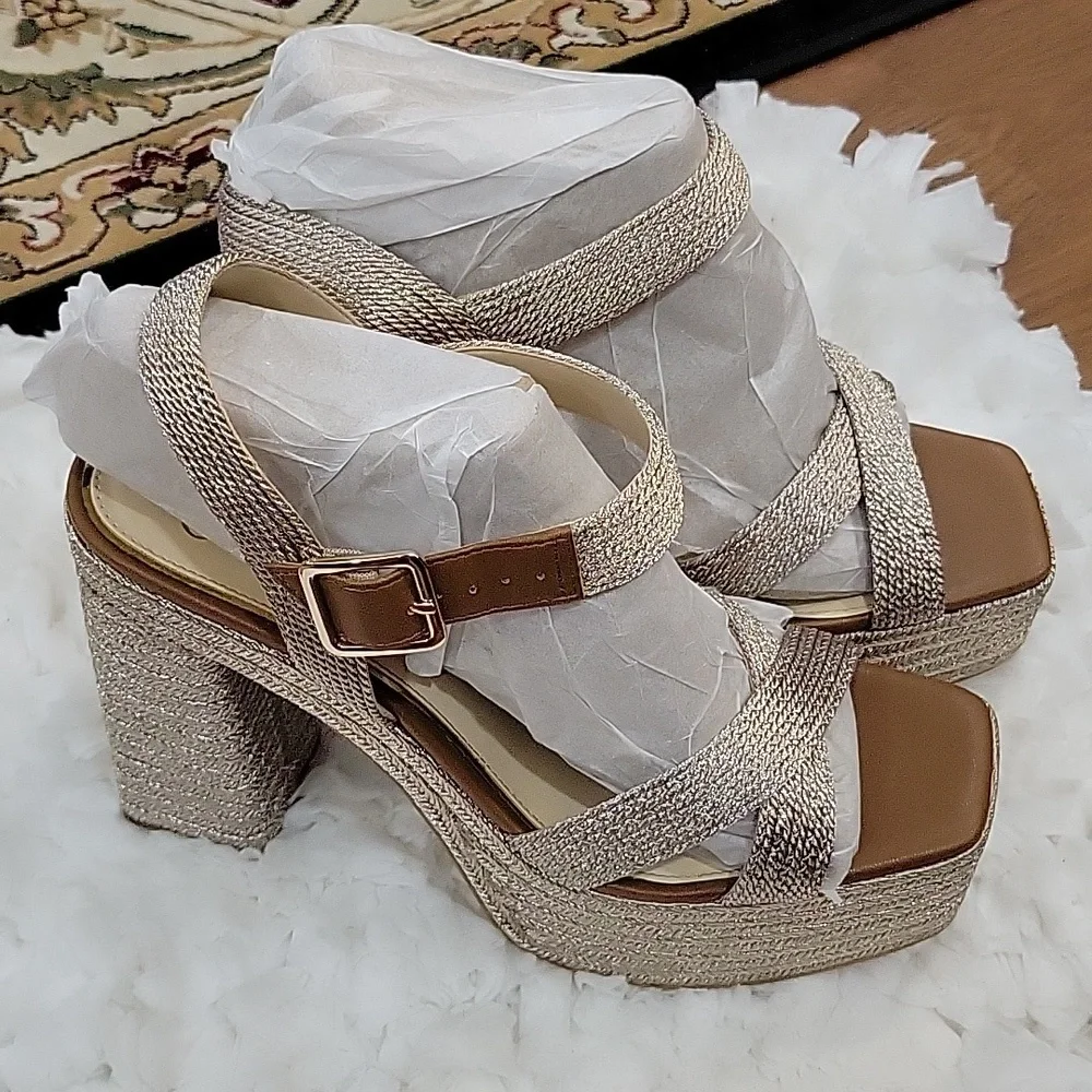 Jessica Simpson Brycen platform high chunky heel sandal platino size 10 NEW…